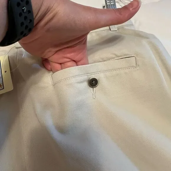 LL Bean Wrinkle Resistant Cotton Shorts - Picture 4 of 9